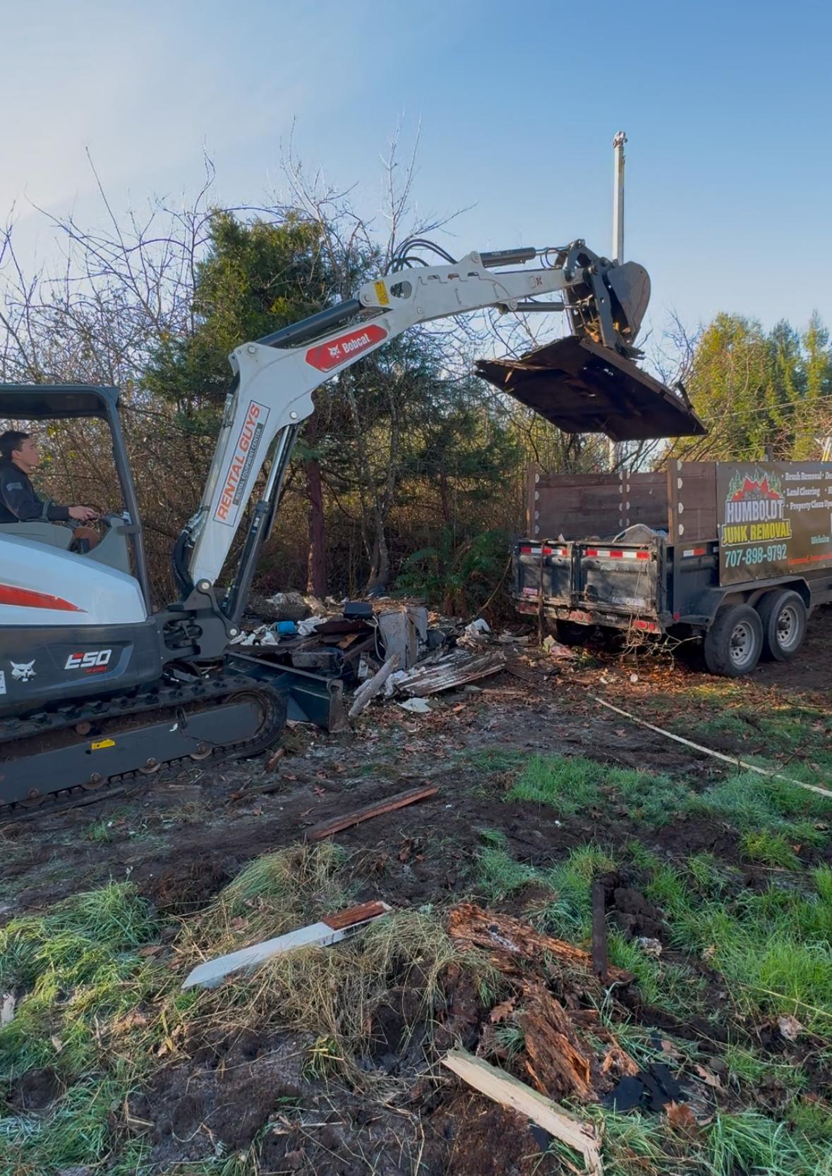 Excavation equipment for junk removal and demolition work