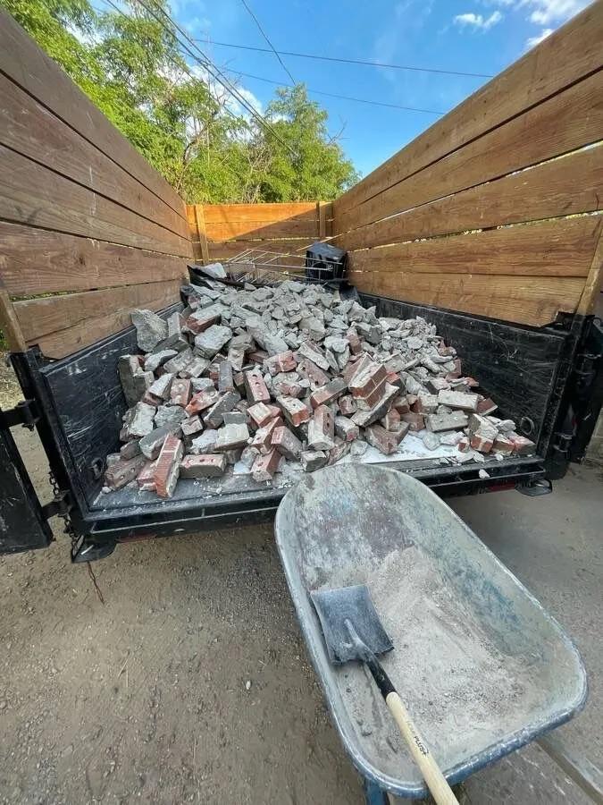 Junk removal cleanup service